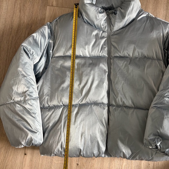 Old Navy Silver Puffer Jacket - Picture 4 of 5